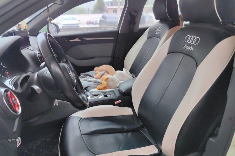 Audi A3 2018 car image #17