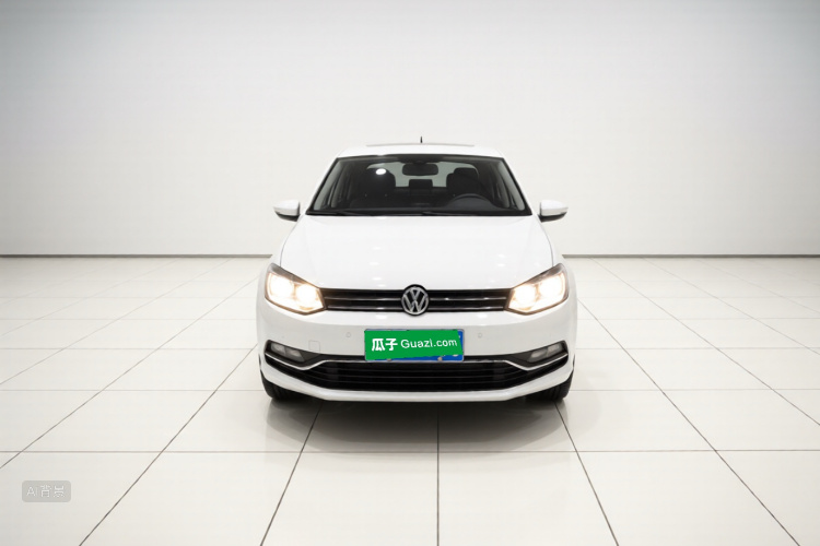 Volkswagen Polo 2015 car image #3