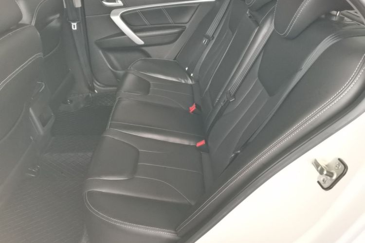 GEELY Emgrand 2016 #17 GEELY Emgrand 2016 car image #17