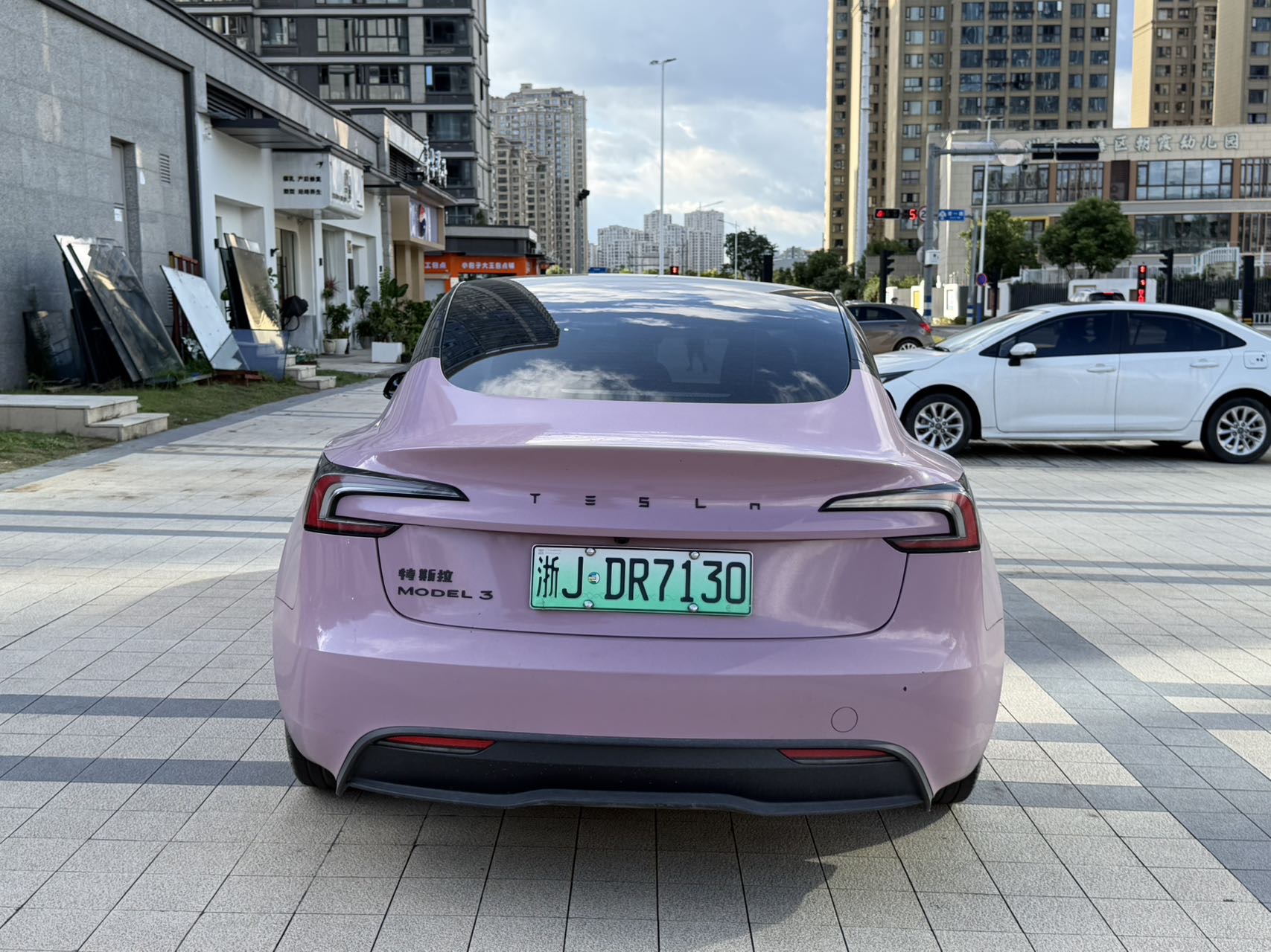 Tesla Model 3 2024 immagine di auto #9