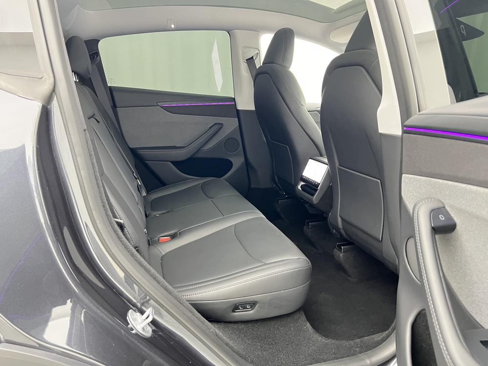 Tesla Model Y 2025 #26 Tesla Model Y 2025 car image #26