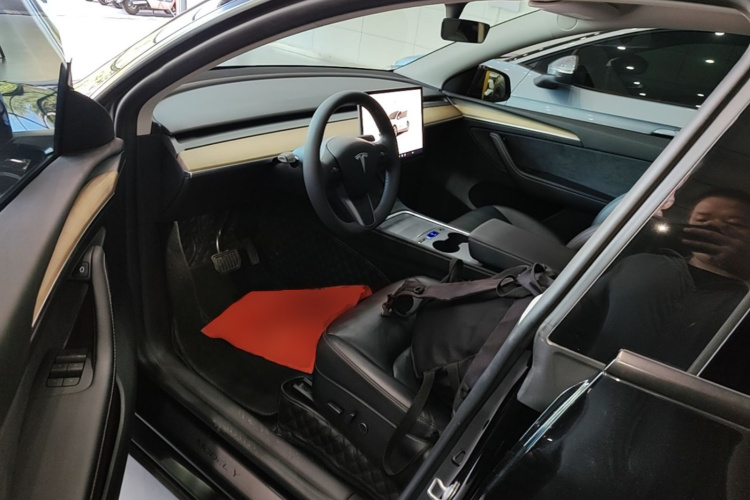 Tesla Model Y 2023 #15 Tesla Model Y 2023 car image #15