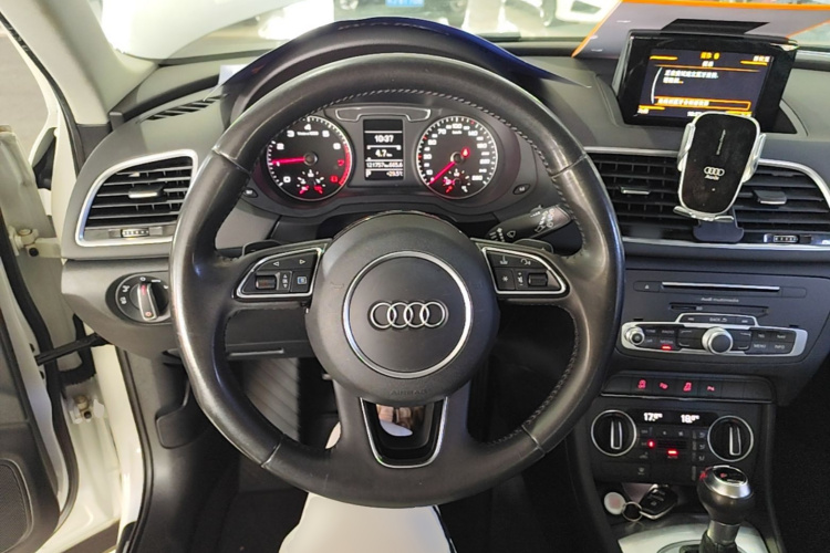 Audi Q3 2016 imagen de coche #11