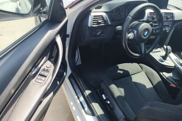 BMW 3 Series 2016 صورة سيارة #12