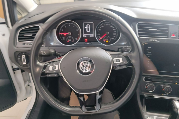 Volkswagen Golf 2020 #11 Volkswagen Golf 2020 car image #11