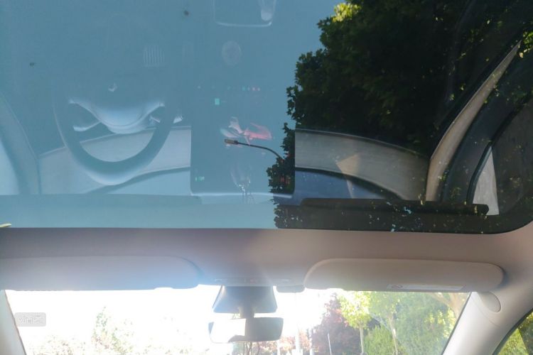 Tesla Model Y 2023 #20 Tesla Model Y 2023 car image #20