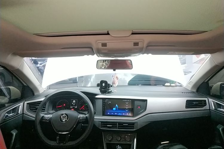 Volkswagen Polo 2021 car image #18