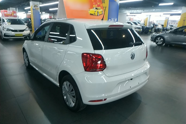 Volkswagen Polo 2019 car image #5