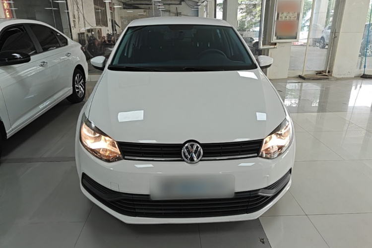 Volkswagen Polo 2019 car image #3