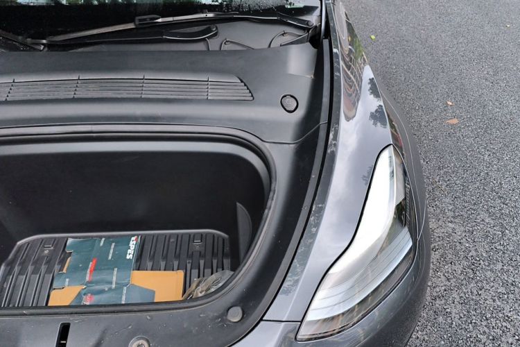 Tesla Model Y 2024 car image #27