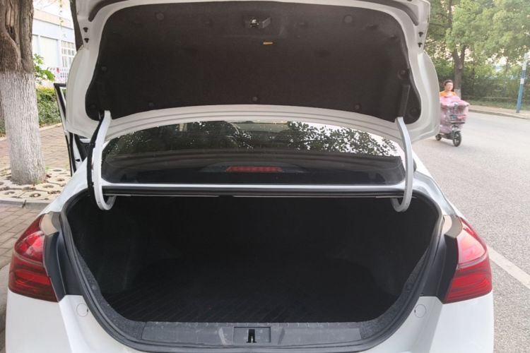 GEELY Emgrand 2020 car image #19