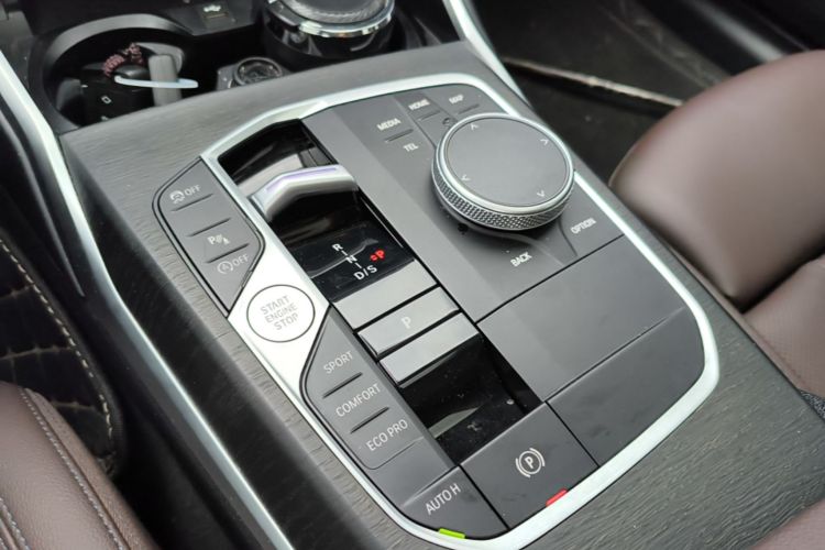 BMW 3 Series 2024 #14 BMW 3 Series 2024 car image #14