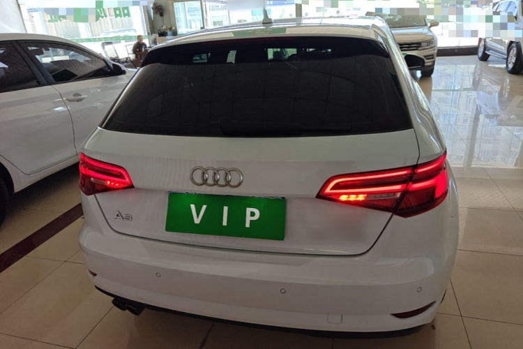 Audi A3 2018 car image #6