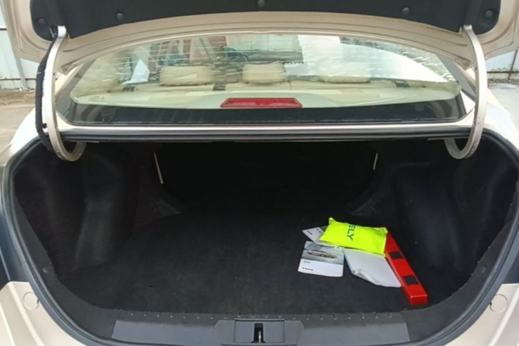 GEELY Emgrand 2019 car image #19