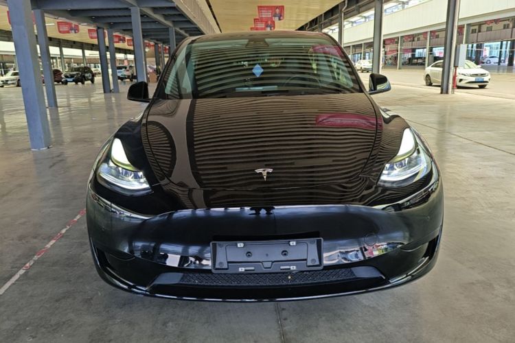 Tesla Model Y 2022 car image #3