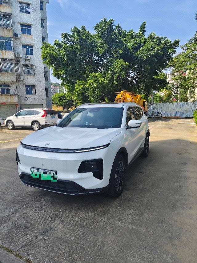Jetour X70 PLUS C-DM 2025 car image 