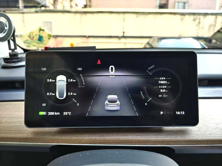 Tesla Model Y 2022 car image #8