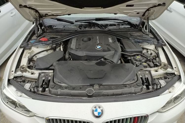 BMW 3 Series 2018 #20 BMW 3 Series 2018 car image #20