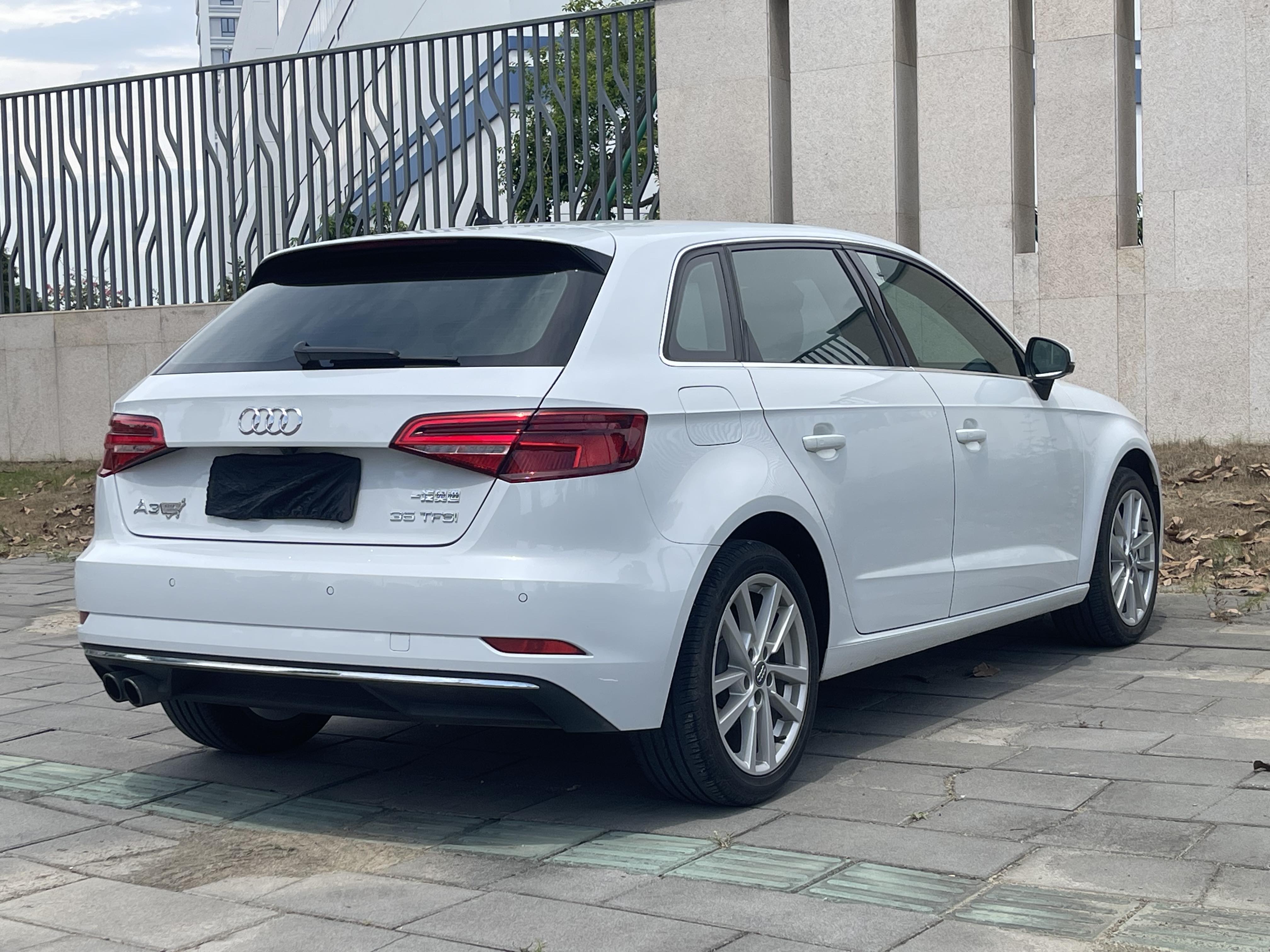 Audi A3 2019 car image #13