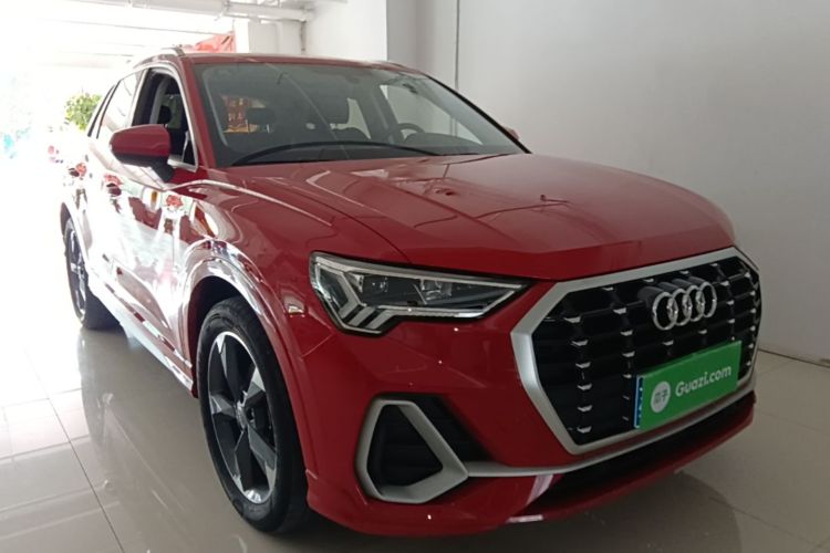 Audi Q3 2019 car image #4