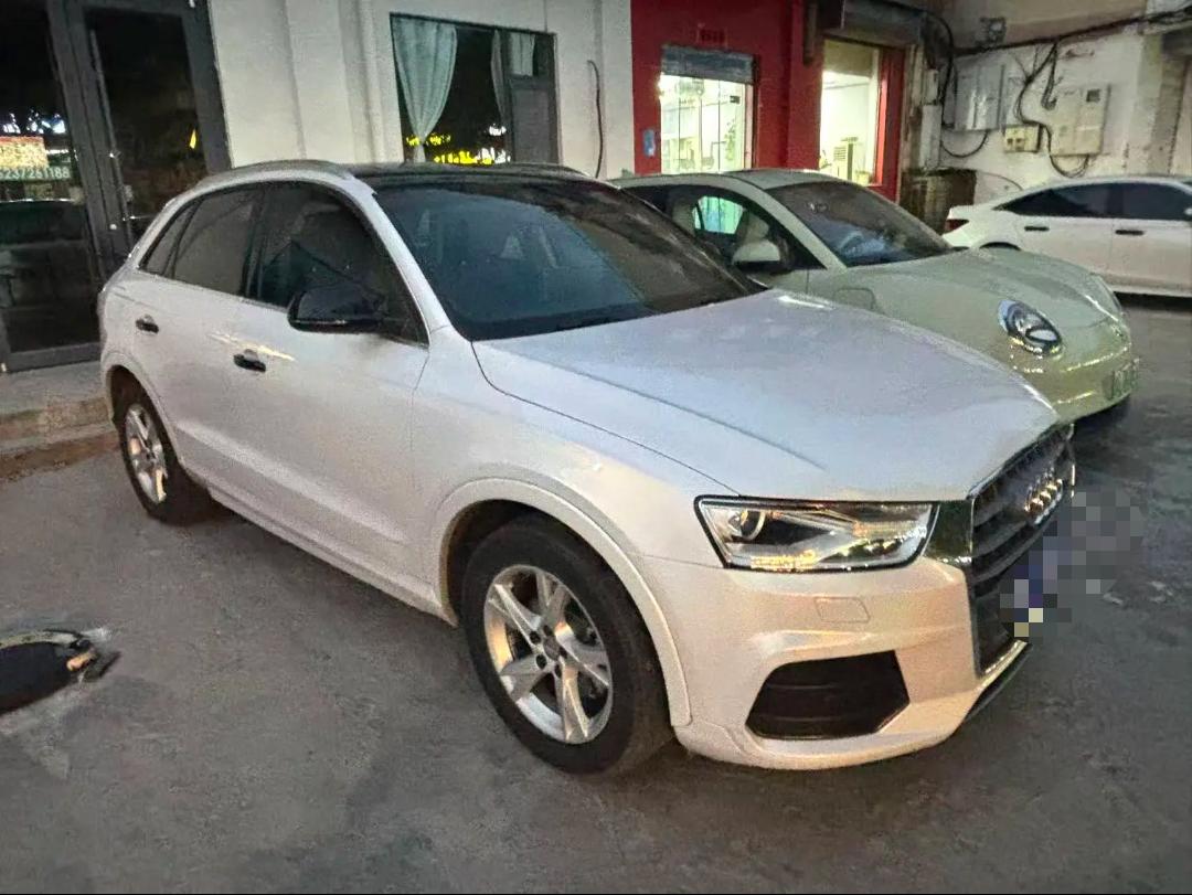 Audi Q3 2017 car image #2