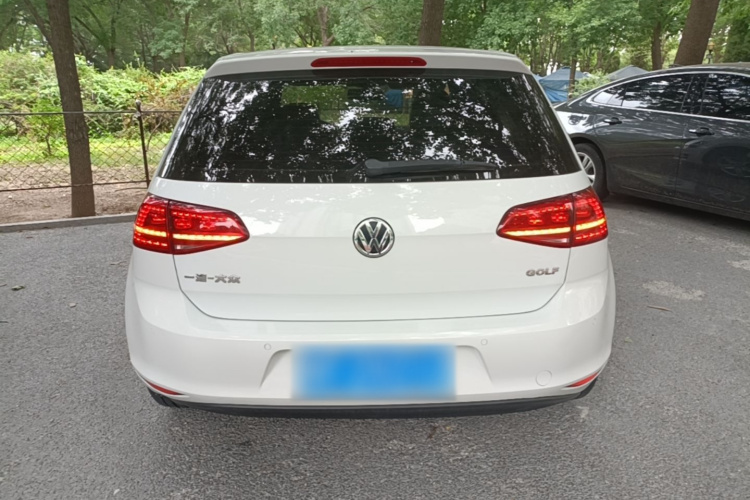 Volkswagen Golf 2016 car image #6