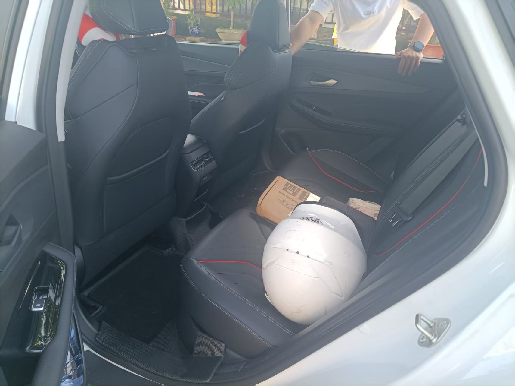 GEELY Binray 2025 car image #5