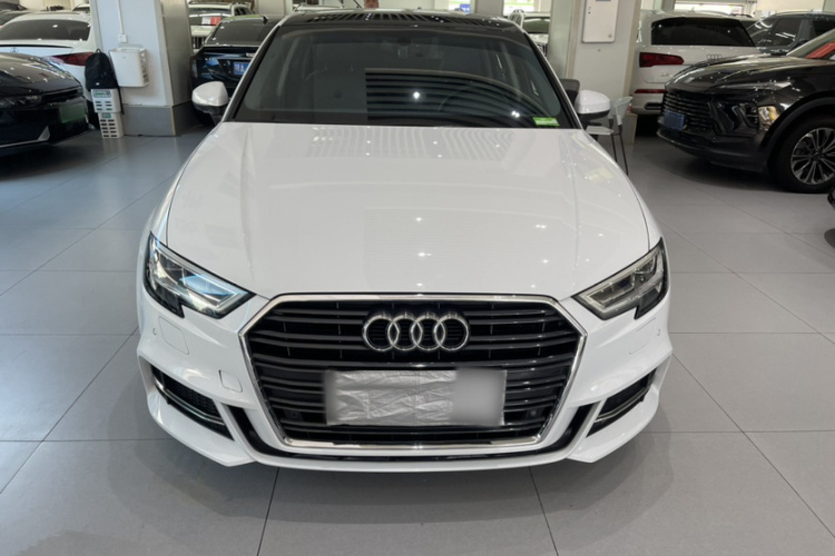 Audi A3 2019 car image #3