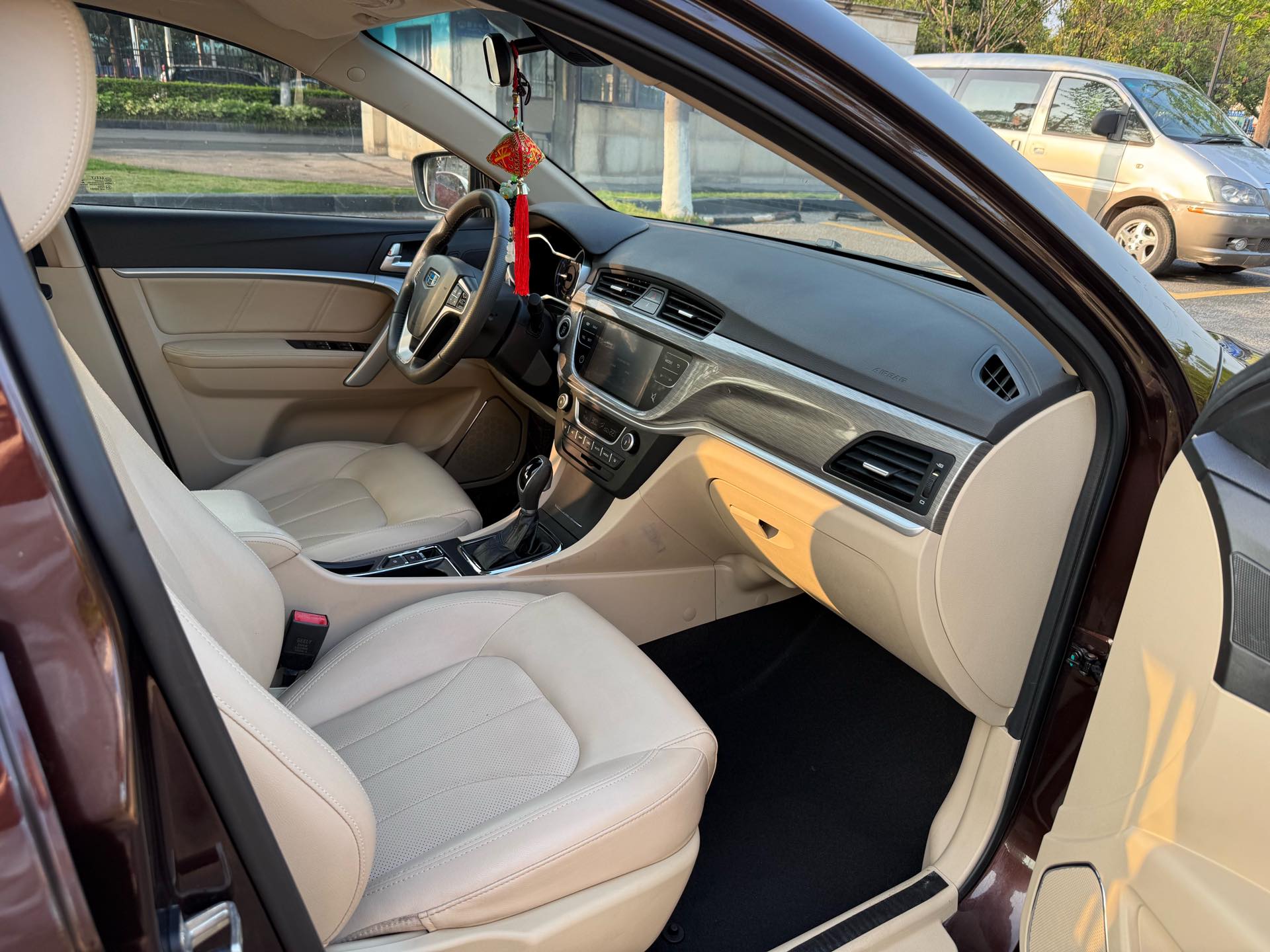 GEELY Emgrand 2017 car image #13