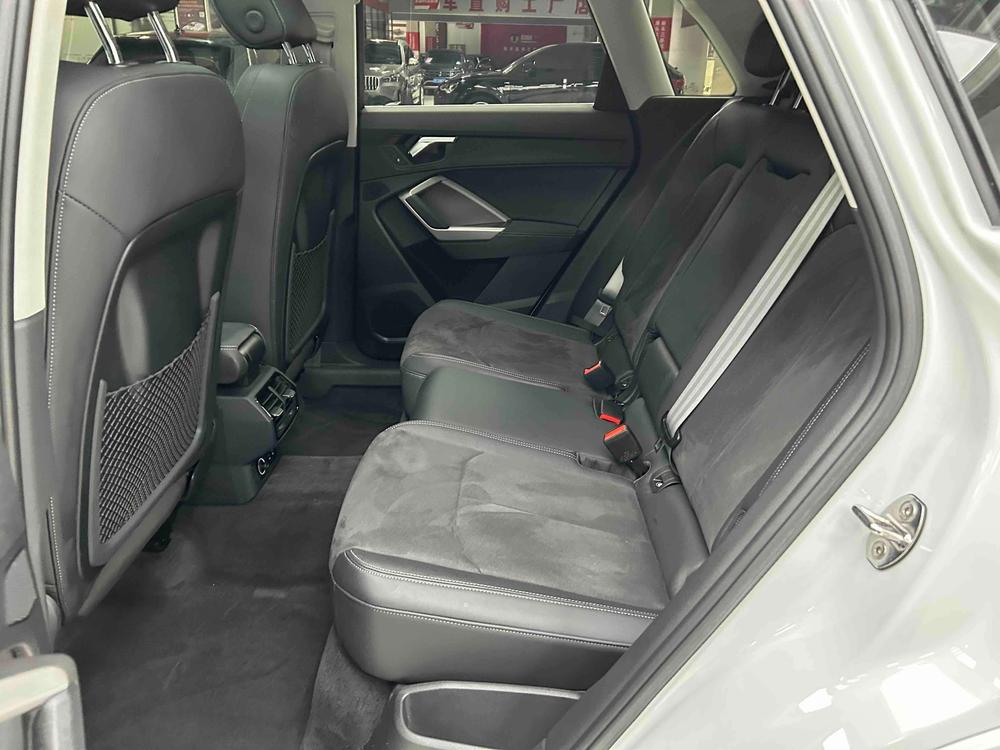 Audi Q3 2022 car image #23