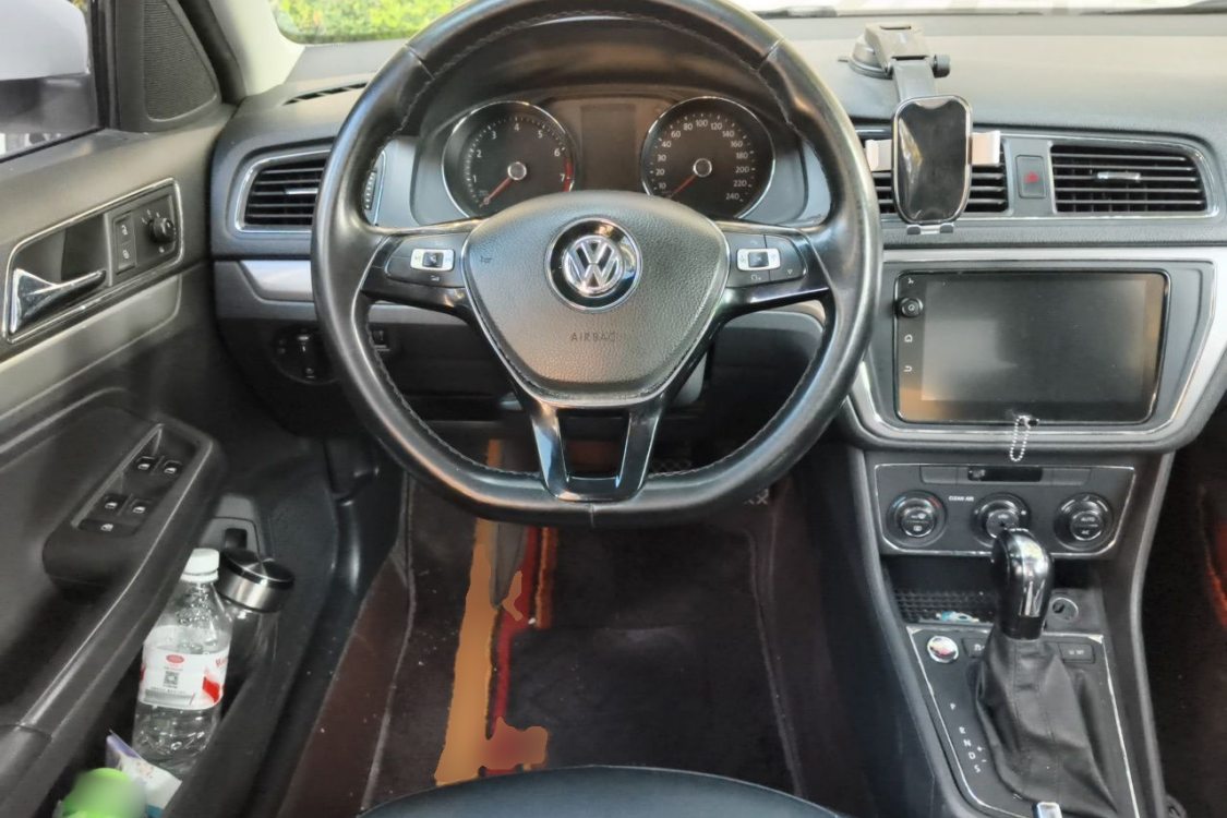 Volkswagen Lavida 2018 car image #22