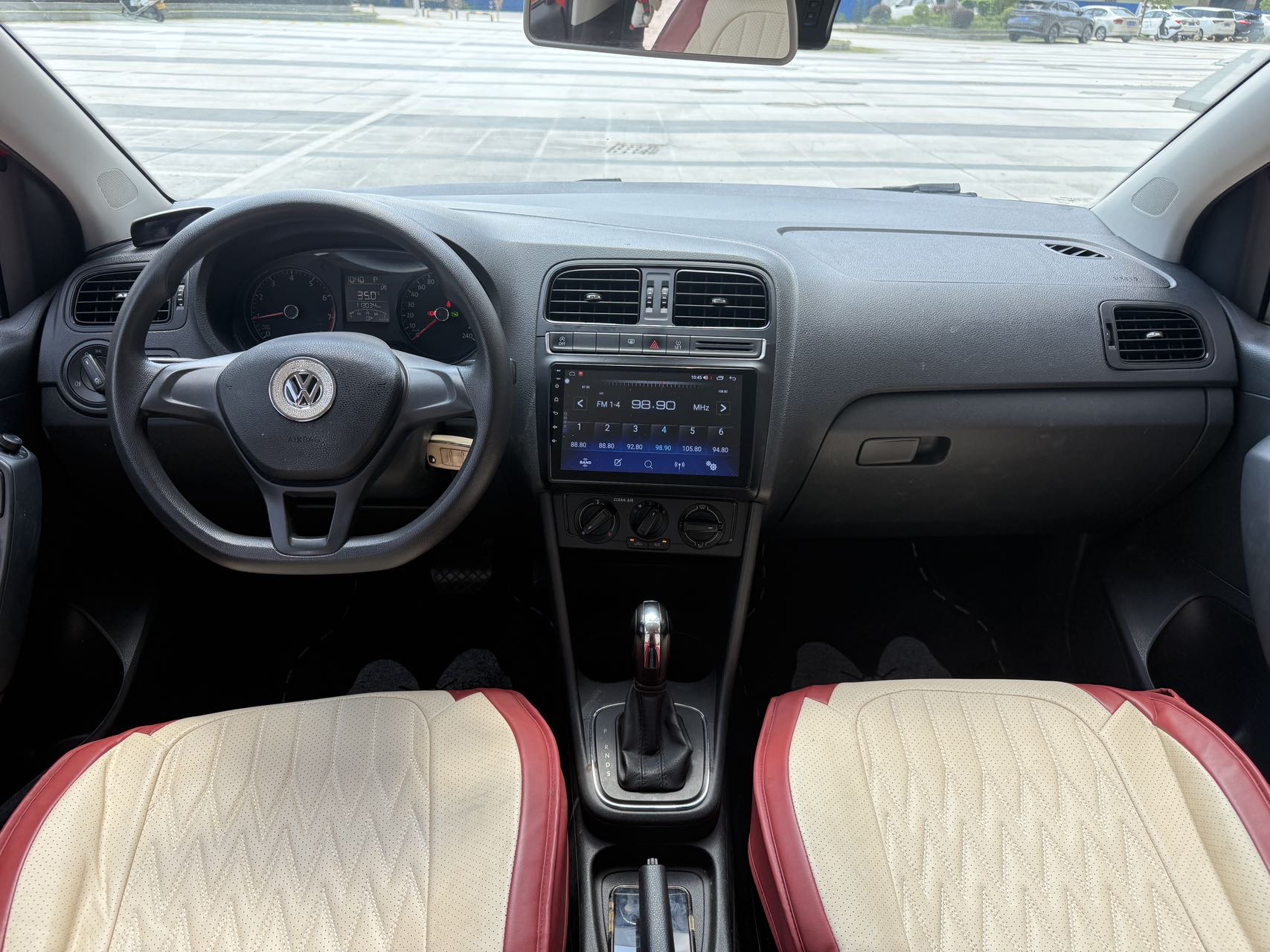 Volkswagen Polo 2018 car image #6