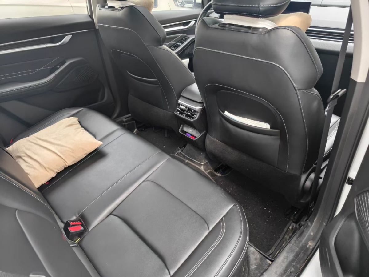 GEELY Emgrand 2024 car image #5