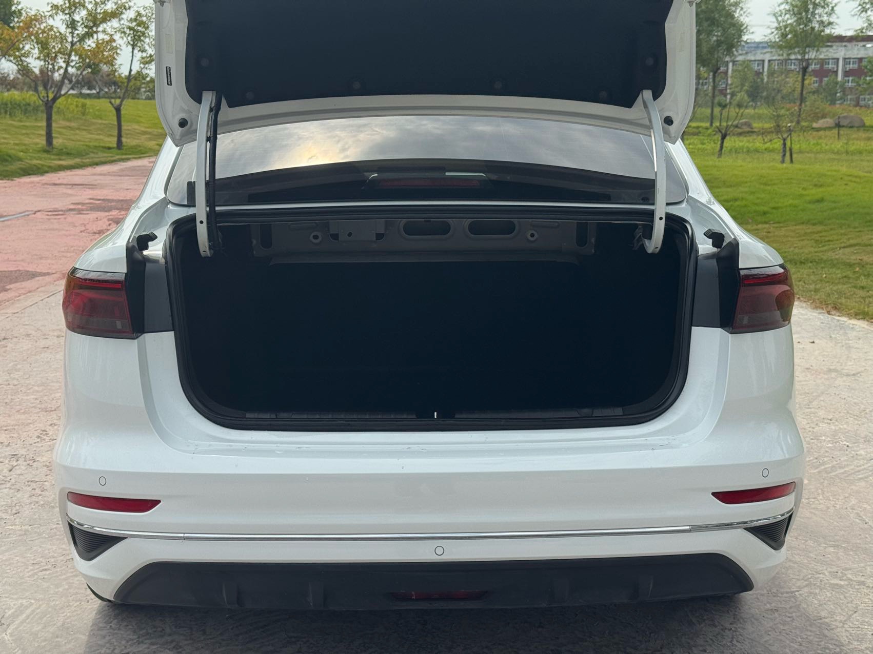 GEELY Emgrand 2023 #10 GEELY Emgrand 2023 car image #10