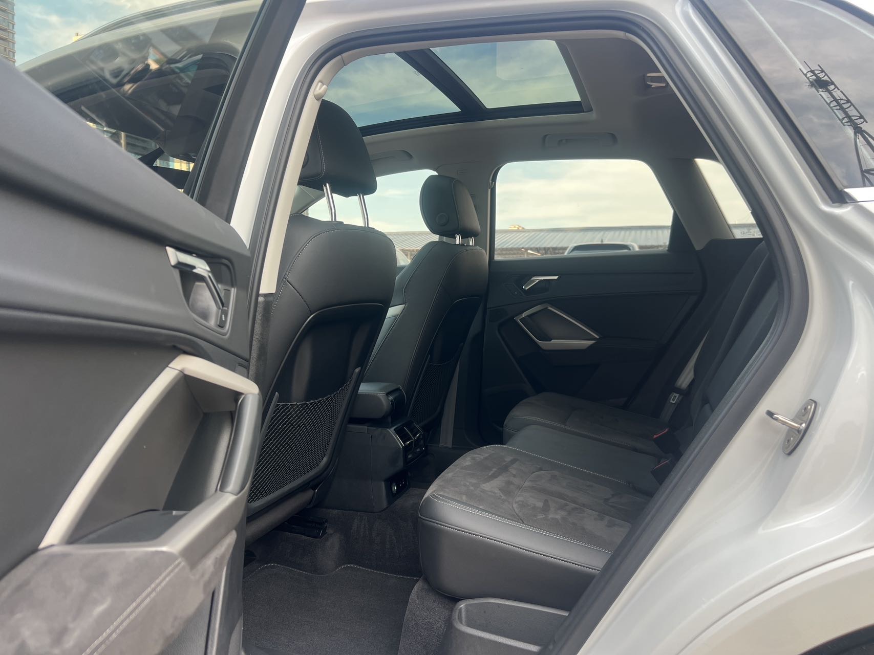 Audi Q3 2023 car image #5