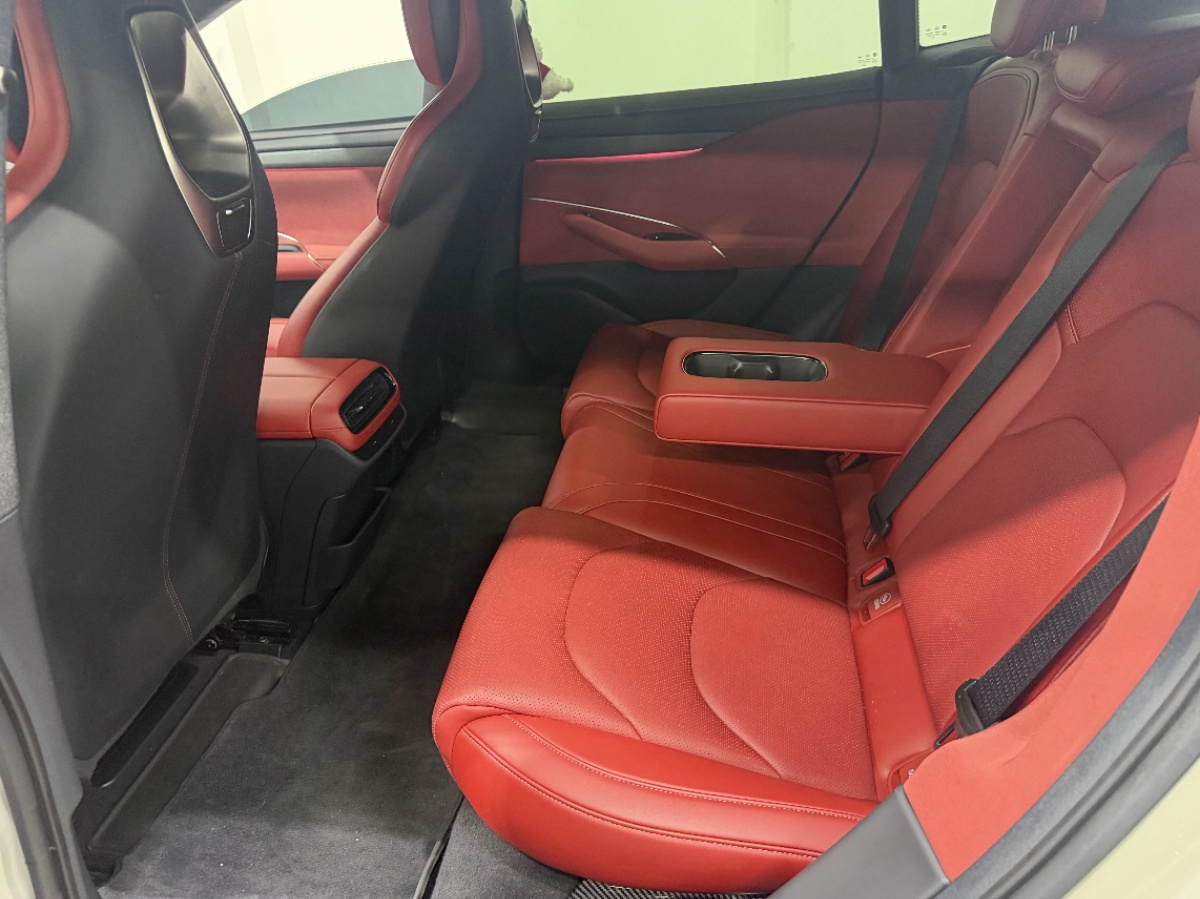 MI SU7 2024 car image #5