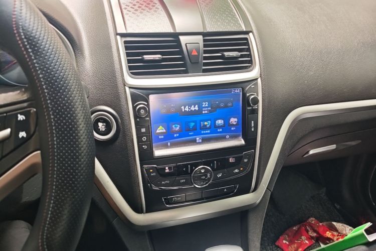 GEELY Emgrand 2015 car image #13