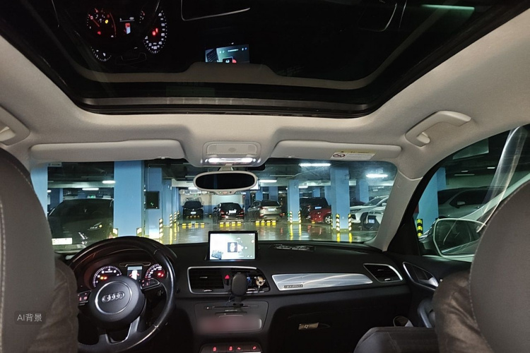 Audi Q3 2015 car image #20