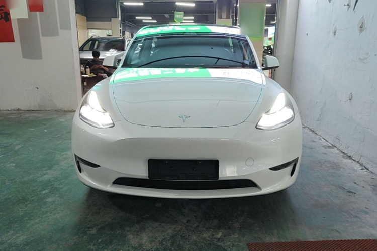 Tesla Model Y 2024 car image #3