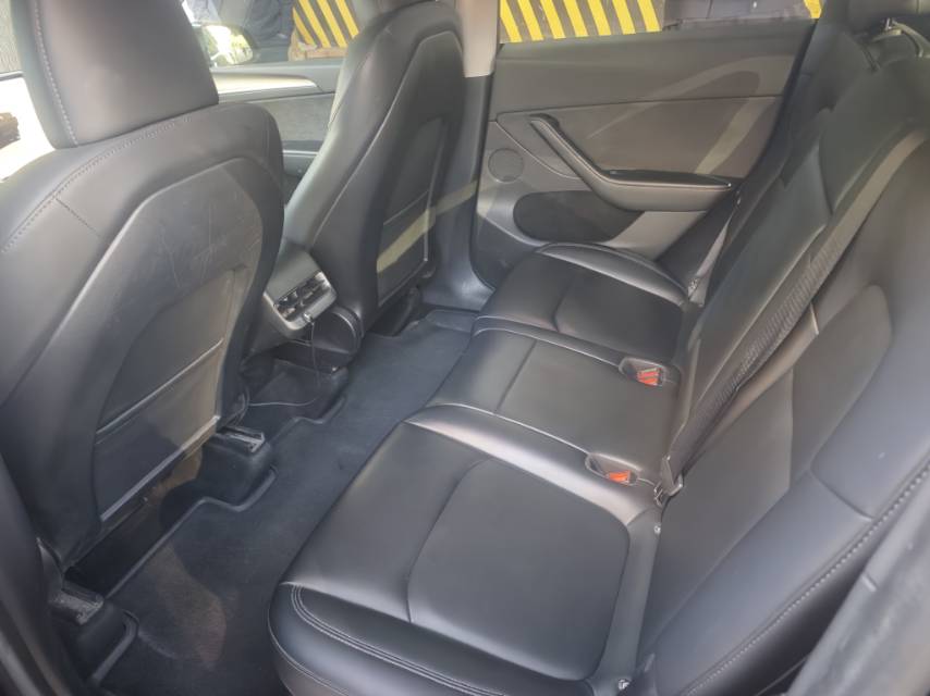 Tesla Model Y 2023 car image #4