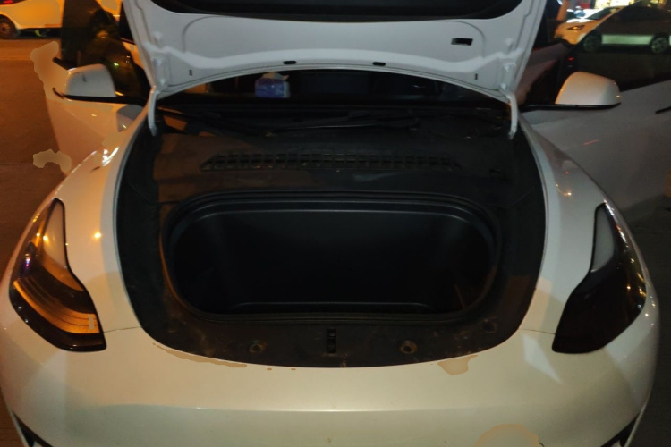 Tesla Model Y 2024 car image #22