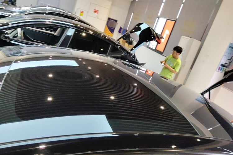 Tesla Model 3 2022 car image #25
