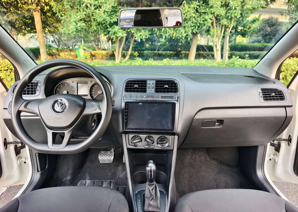 Volkswagen Polo 2017 car image #10