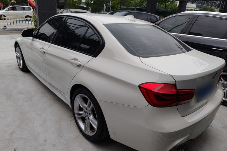 BMW 3 Series 2018 car image #5
