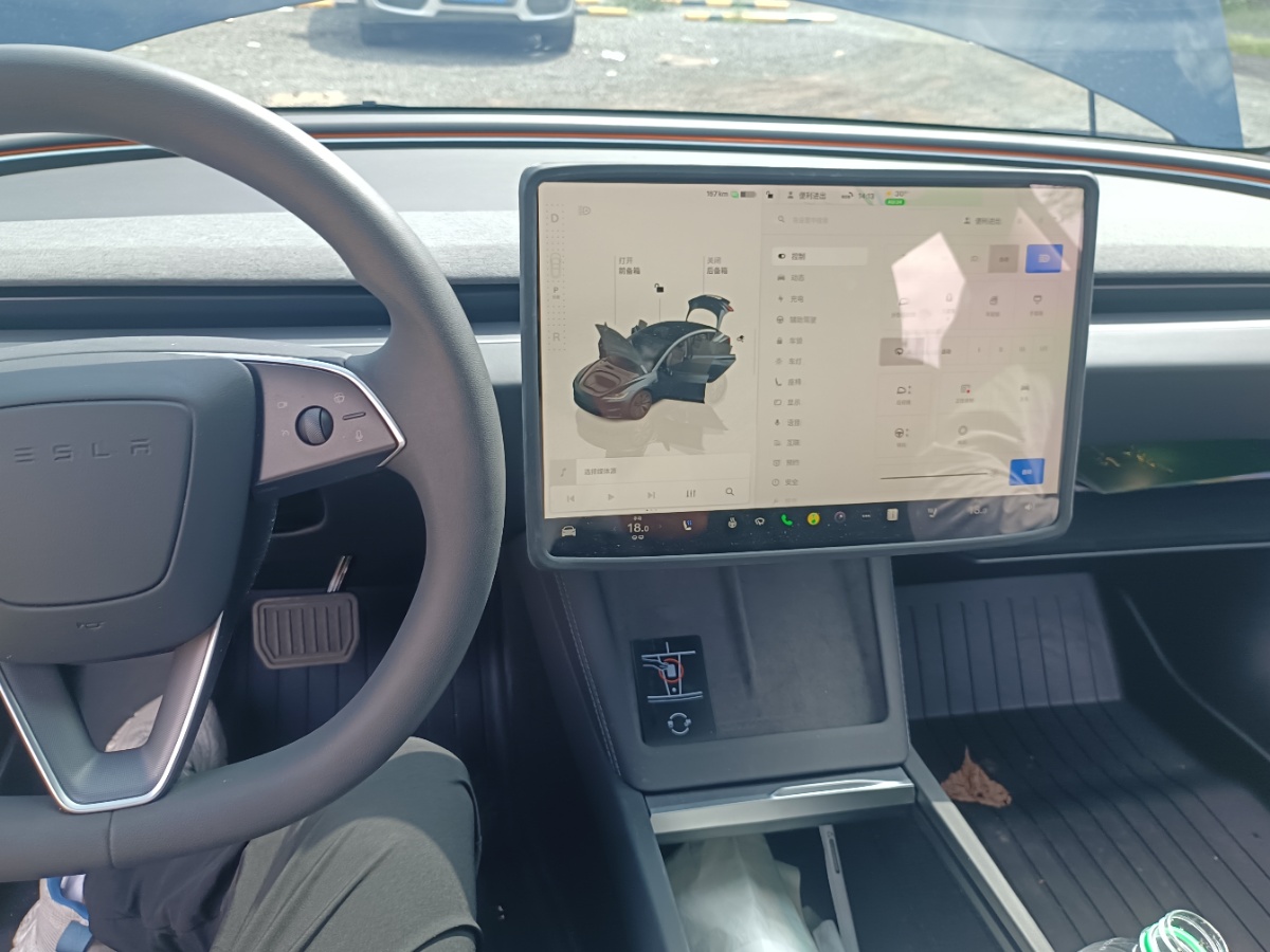 Tesla Model 3 2024 car image #2