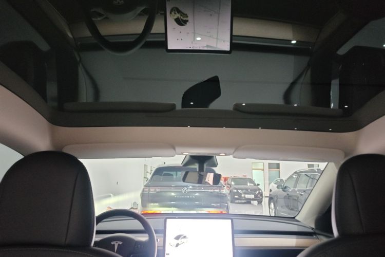 Tesla Model Y 2021 #18 Tesla Model Y 2021 car image #18