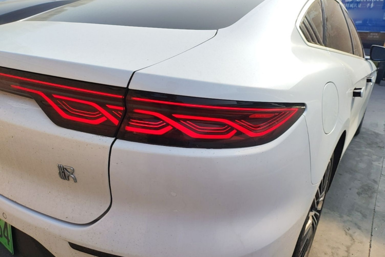 BYD Han 2023 صورة سيارة #8