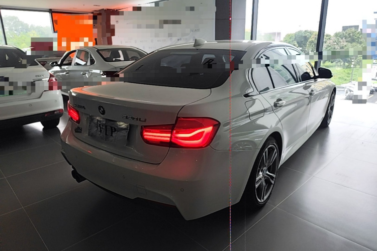 BMW 3 Series 2018 car image #7