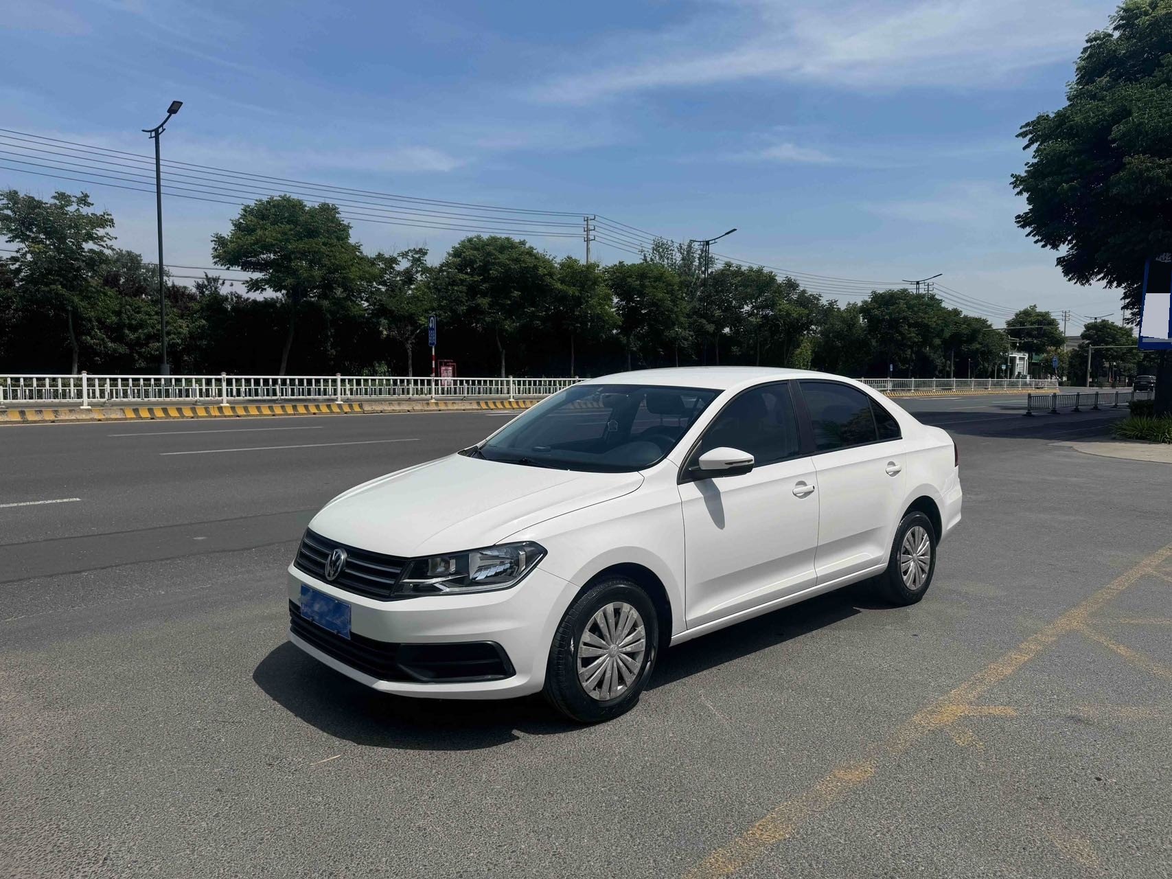 Volkswagen Santana 2021 car image 