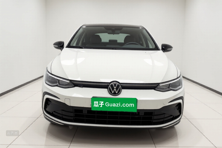 Volkswagen Golf 2023 car image #3